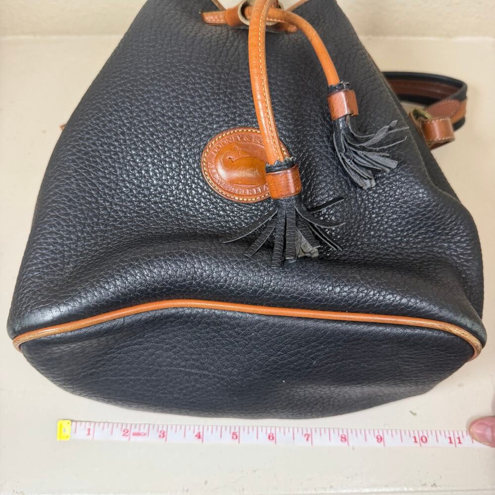 EUC Dooney Bourke vintage drawstring bucket bag with COA - Picture 3 of 8